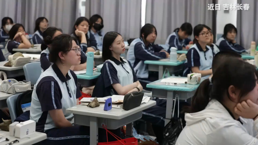 管家婆2025精准资料网站,杭州市区首张房票发放,精准解释落实的人生哲理_探索版V2.75